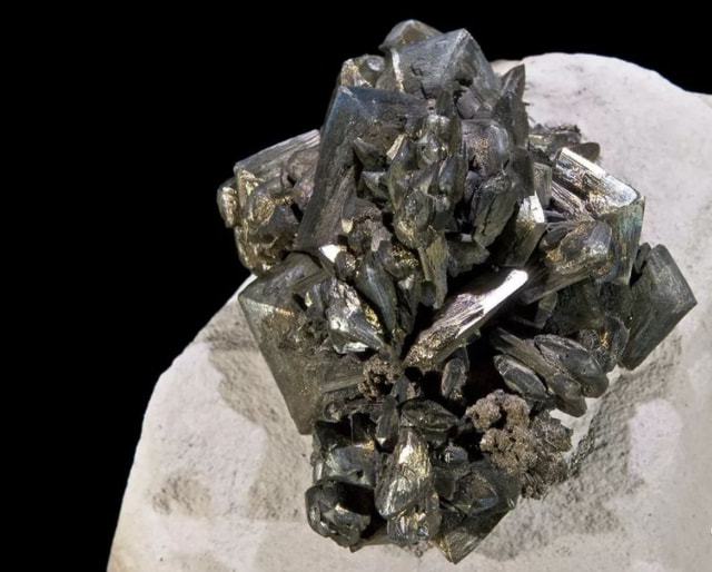 2021年A股铁矿石期货股票龙头股一览(图1) 2021年A股铁矿石期货股票龙头股一览(图1)