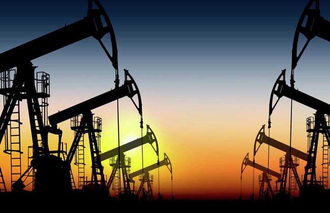 全球能源供需紧张 推动美国原油价格创七年新高