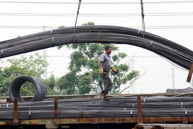 2022年中国钢材价格走向分析：先扬后抑、弱势下跌(图1)