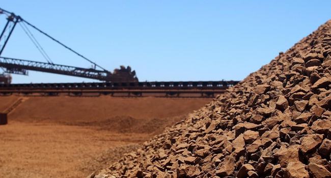 铁矿石价格“过山车”，一度跌幅超过50%，2022年将何去何从？(图1)