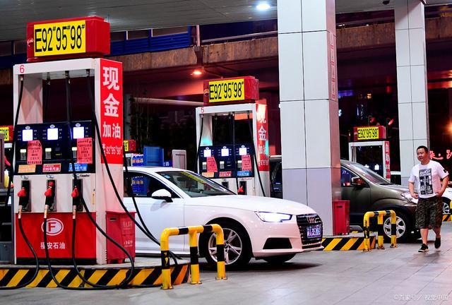 油价调整最新消息:3月25日原油大跌,全国汽油、柴油价格不涨了(图3) 油价调整最新消息:3月25日原油大跌,全国汽油、柴油价格不涨了(图3)