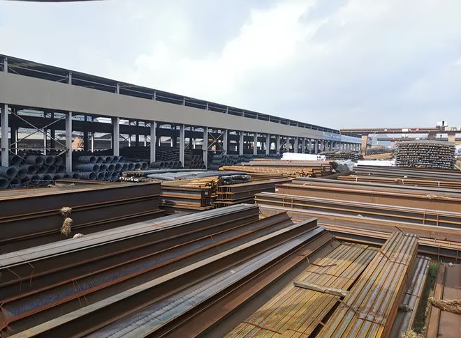 钢材期货价格逼近5000元，钢坯上涨30元，以前卖不动的钢材怎么了(图3)