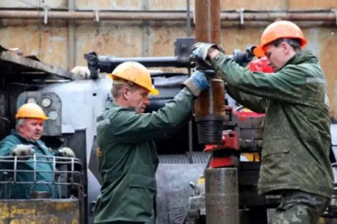 俄罗斯原油打折很厉害,我们能不能多买或只买俄罗斯便宜原油?(图1) 俄罗斯原油打折很厉害,我们能不能多买或只买俄罗斯便宜原油?(图1)