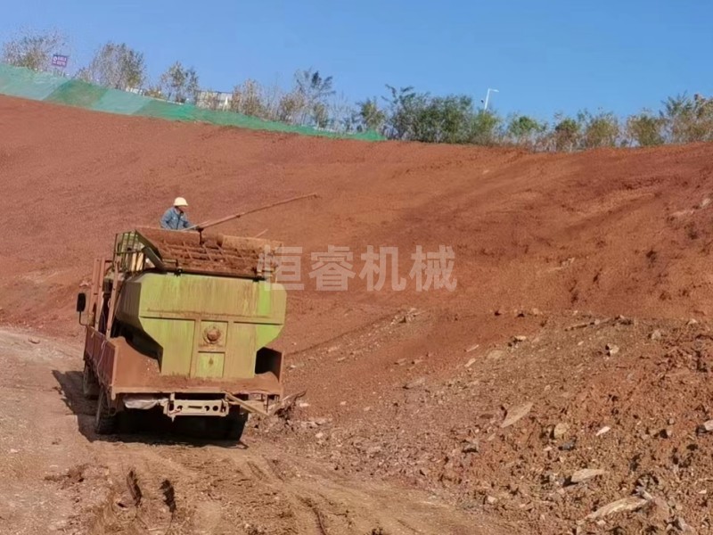 浅谈华睿客土喷播机在边坡绿化中的优点