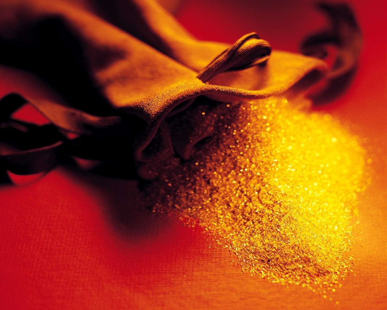 黄金期货价格创下创下8月12日以来新低至1745.40美元/盎司(图1)