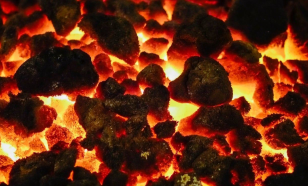 焦炭短期偏强 盘动力煤期货小幅回升