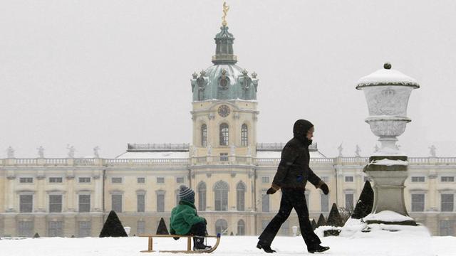 美国或将要没收俄罗斯的银行卡，俄警告胆敢扣押黄金等于金融宣战(图4)